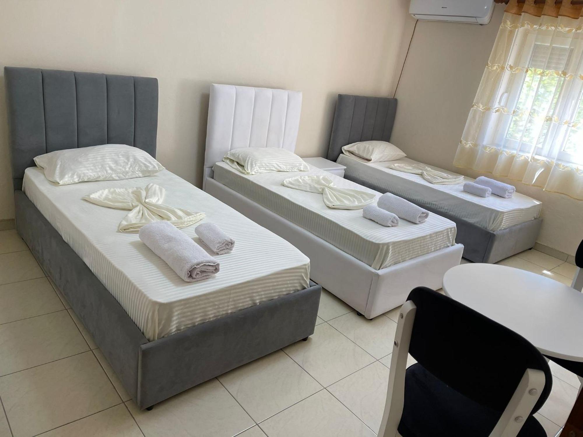 Hotel Bar Restaurant Gjocaj 3*